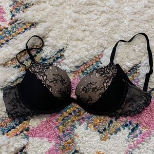 Lacy Victoria’s Secret bra, size 32C